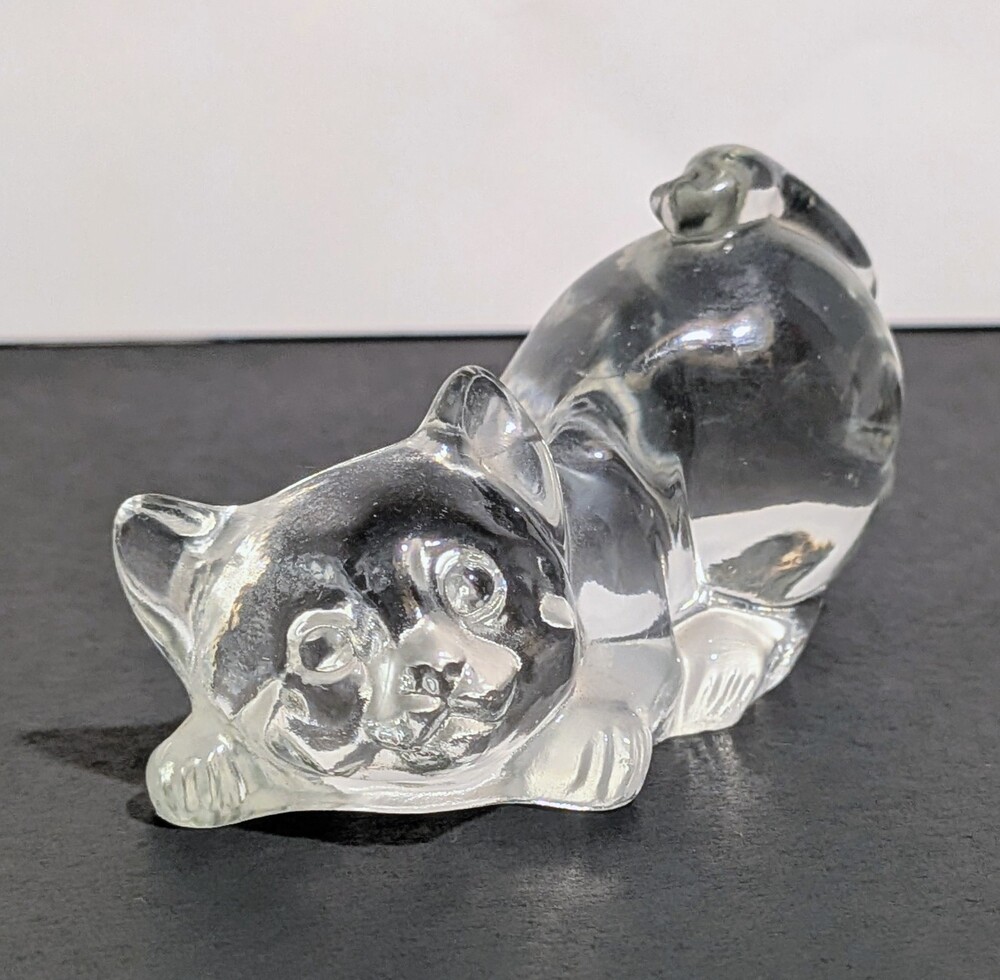 Fenton Glass Crystal Cat Crouching Clear Short Tail Great Condition Classic Art